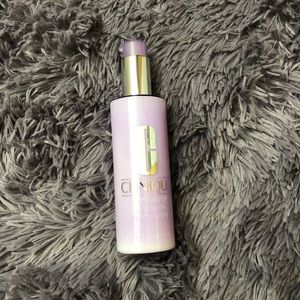 SOLD!! Clinique Take The Day Off Cleansing Remover